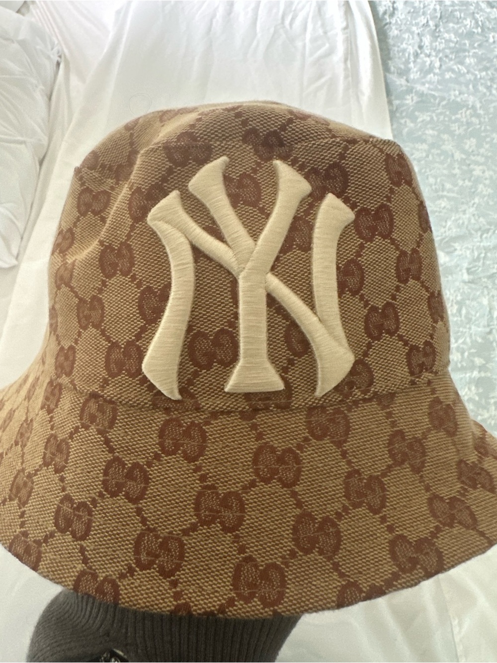Gucci Yankees Brown Monogram Bucket Hat with Cream Logo UNISEX size M